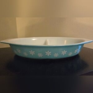 Vintage Pyrex Turquoise Blue Snowflake 1-1/2 Quart Divided Casserole Dish No Lid